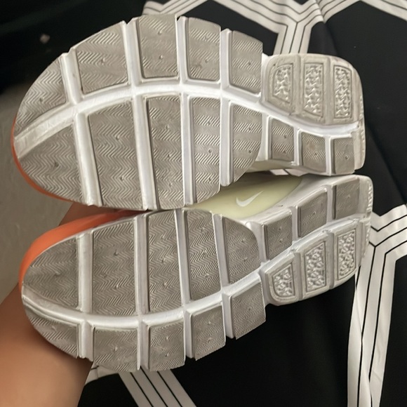 Womens Nike - Picture 4 of 4